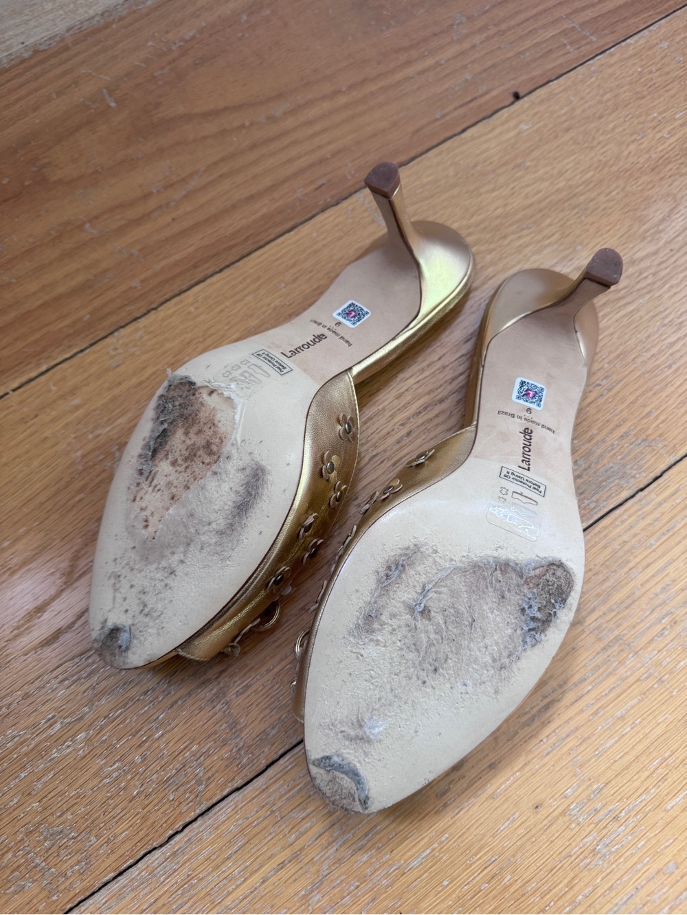 Larroude Gold Open-Toe Heeled Mules with Floral Studs - Picture 3 of 3